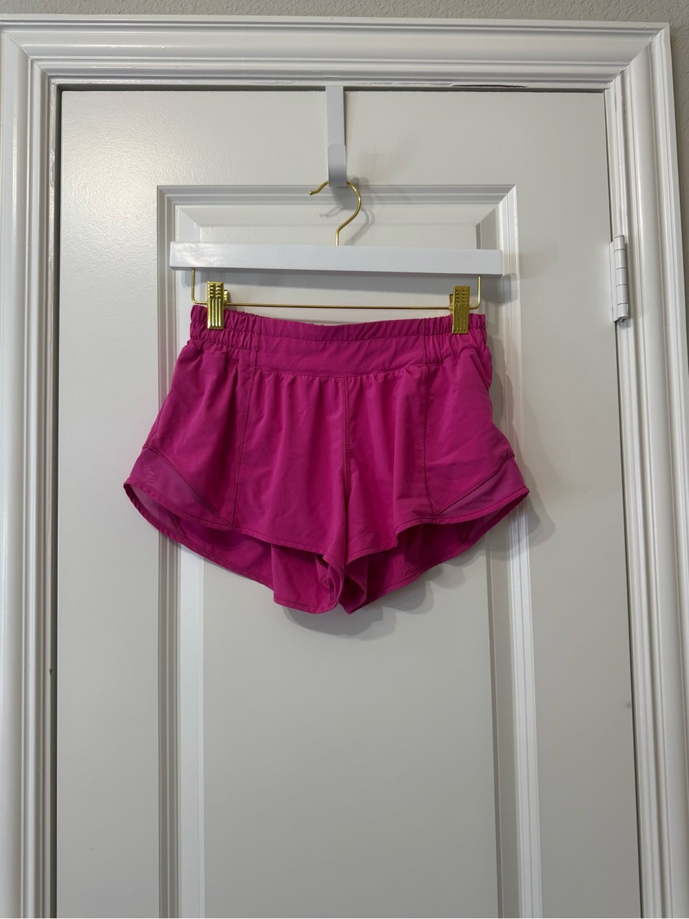 lululemon athletica Hotty Hot Shorts in Sonic Pink